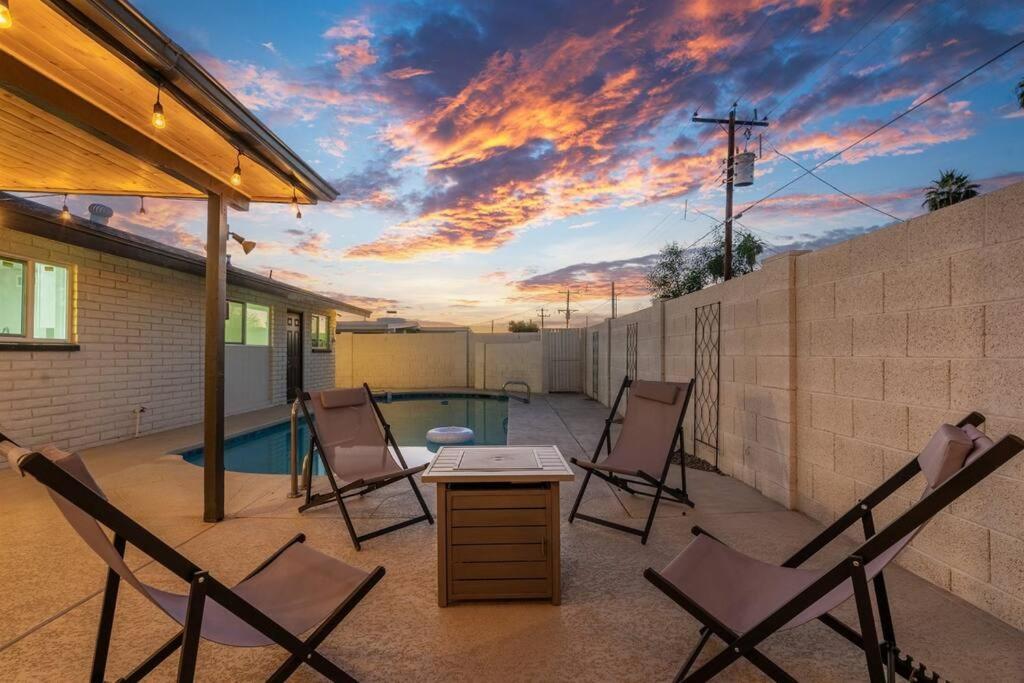 Cozy-Perfect Location-Private Pool-Heat Optional- Spring Training-Gcu Villa Phoenix Exteriör bild