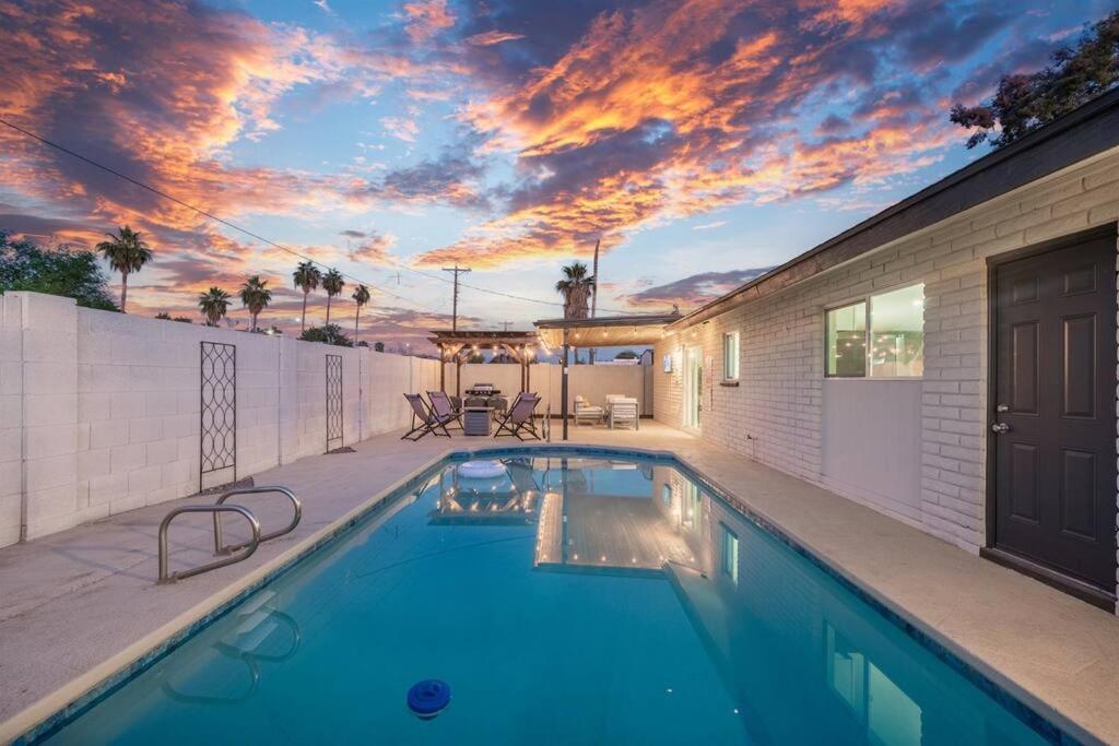 Cozy-Perfect Location-Private Pool-Heat Optional- Spring Training-Gcu Villa Phoenix Exteriör bild