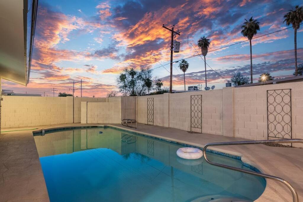 Cozy-Perfect Location-Private Pool-Heat Optional- Spring Training-Gcu Villa Phoenix Exteriör bild