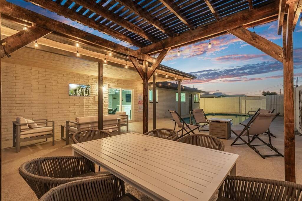 Cozy-Perfect Location-Private Pool-Heat Optional- Spring Training-Gcu Villa Phoenix Exteriör bild