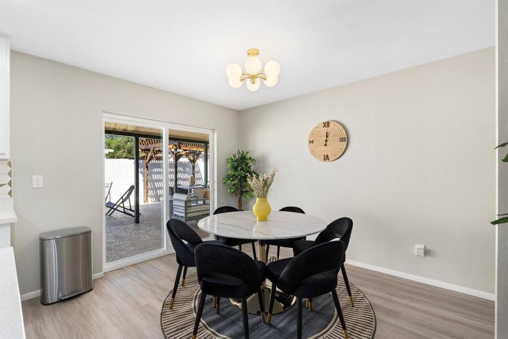 Cozy-Perfect Location-Private Pool-Heat Optional- Spring Training-Gcu Villa Phoenix Exteriör bild